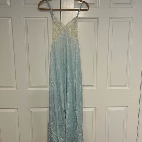 Light Blue Lace Trim Robe - Picture 2 of 6